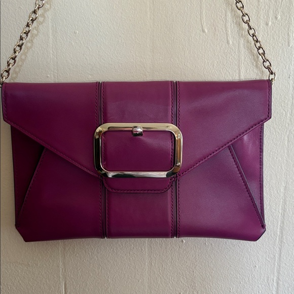 Banana Republic envelope clutch featuring buckle accent and chain strap - Picture 2 of 8